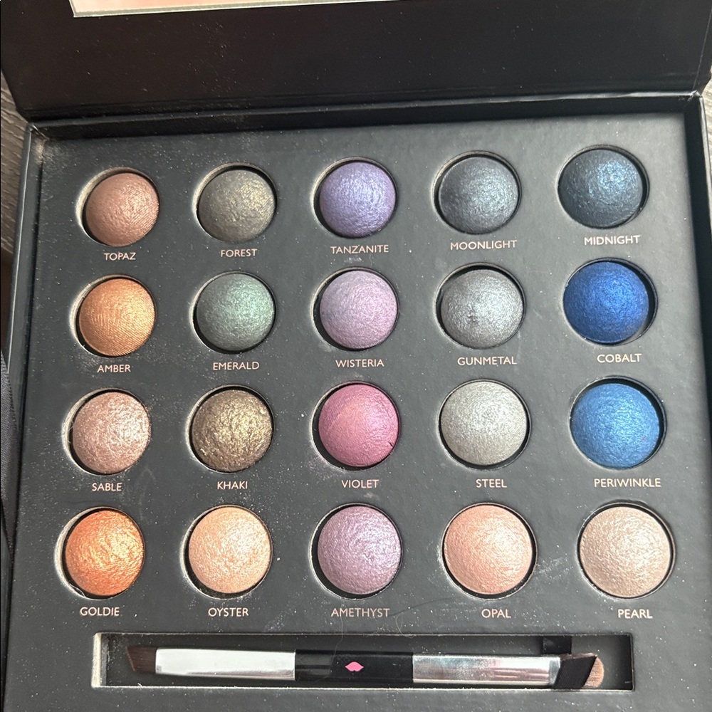 Laura Geller - 20 Shades Of Baked Palette - Picture 2 of 2